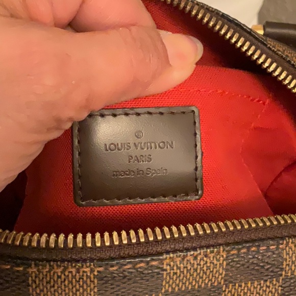 Louis Vuitton - Picture 9 of 10
